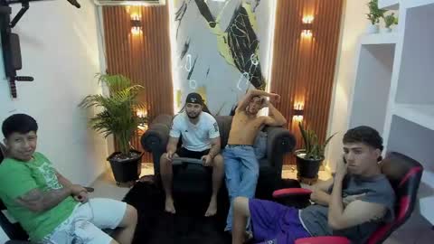 thomson_hot01 online show from 05/01/26, 05:23