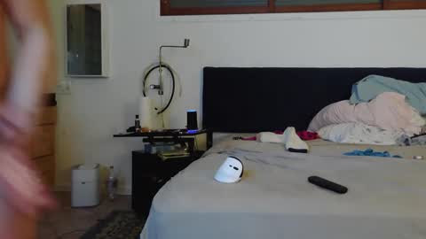 Snapshot of thongmuscle chatting on 01/02/25, 01:08 ThongMuscle online show from 01/02/25, 01:08