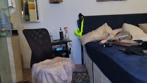 Snapshot of thongmuscle chatting on 11/07/25, 03:17 ThongMuscle online show from 11/07/25, 03:17