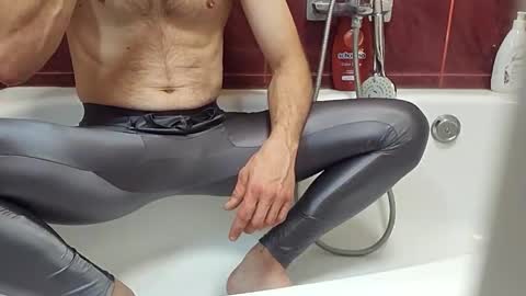 Snapshot of thongsandstockings chatting on 11/02/25, 10:23 Thongsandstocking online show from 11/02/25, 10:23