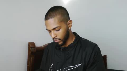 Snapshot of thonymaster chatting on 02/17/25, 03:47 thonyy online show from 02/17/25, 03:47