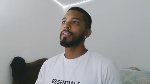 Snapshot of thonymaster chatting on 02/25/25, 03:52 thonyy online show from 02/25/25, 03:52