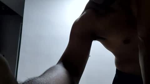 Snapshot of thonymaster chatting on 09/11/25, 01:39 thonyy online show from 09/11/25, 01:39