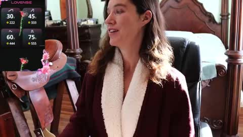 Snapshot of thornbury_rose chatting on 02/17/25, 08:26 ThornburyRose online show from 02/17/25, 08:26