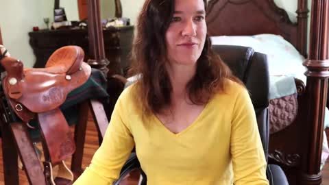 Snapshot of thornbury_rose chatting on 03/03/25, 08:32 ThornburyRose online show from 03/03/25, 08:32