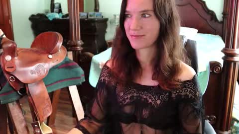 ThornburyRose online show from 12/22/25, 07:22