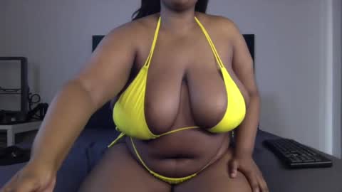 Snapshot of throatgoat2121 chatting on 11/17/25, 06:19 throatgoat2121 online show from 11/17/25, 06:19