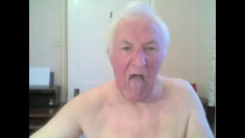 Snapshot of thruster99 chatting on 01/08/25, 08:27 thruster99 online show from 01/08/25, 08:27