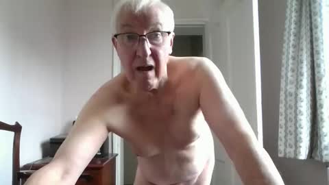 Snapshot of thruster99 chatting on 10/29/25, 02:52 thruster99 online show from 10/29/25, 02:52