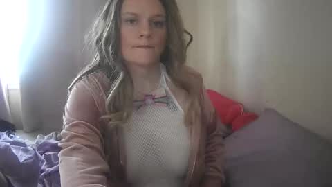 Snapshot of thunderbabe77 chatting on 11/15/25, 07:10 Thunderbabe online show from 11/15/25, 07:10