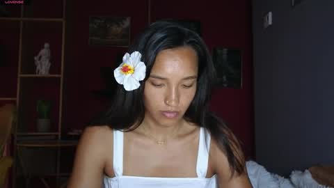 tia_j online show from 05/21/26, 05:53