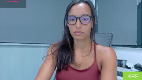 tia_j online show from 06/17/26, 03:57