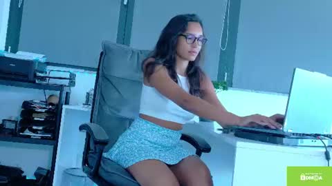tia_j online show from 06/26/26, 03:27