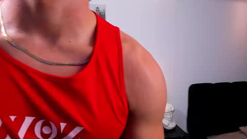 Snapshot of tian_brooks chatting on 09/18/25, 04:36 Tian Brooks online show from 09/18/25, 04:36