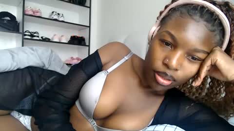 Snapshot of tiana_kay chatting on 07/01/26, 09:44 tiana_kay online show from 07/01/26, 09:44