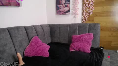 Snapshot of tiana_rosse_ chatting on 02/05/25, 11:55 tiana_rosse_ online show from 02/05/25, 11:55