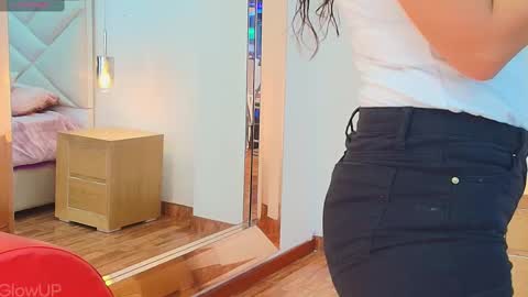 Snapshot of tiana_rosse_ chatting on 03/07/25, 12:01 tiana_rosse_ online show from 03/07/25, 12:01