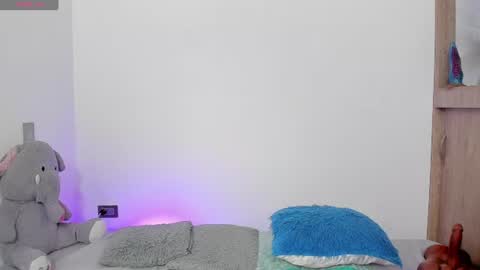 Snapshot of tianaglow44 chatting on 06/09/26, 03:23 T I A N A online show from 06/09/26, 03:23