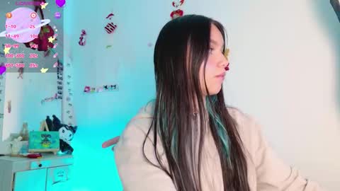 Snapshot of tianale chatting on 11/18/25, 05:12 Tiana Le online show from 11/18/25, 05:12