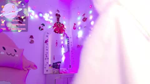 Snapshot of tianale chatting on 12/03/25, 12:29 Tiana Le online show from 12/03/25, 12:29