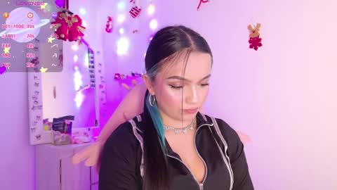 Snapshot of tianale chatting on 12/03/25, 11:47 Tiana Le online show from 12/03/25, 11:47