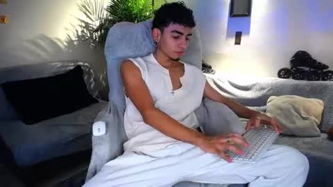 Snapshot of tiancam chatting on 06/18/26, 12:11 TIAN online show from 06/18/26, 12:11