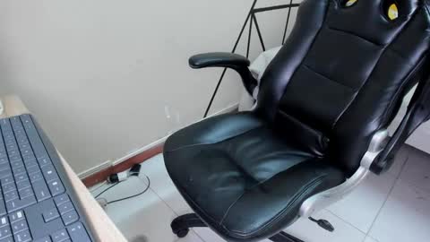 Snapshot of tiara_latina chatting on 02/26/26, 12:20 Tiara online show from 02/26/26, 12:20