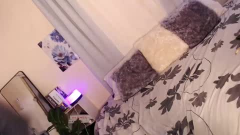 Snapshot of tiara_perezx chatting on 02/22/25, 06:06 Sam online show from 02/22/25, 06:06