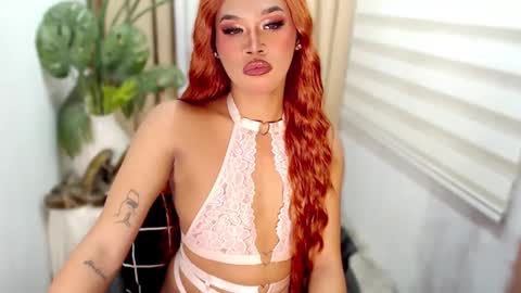 Snapshot of tiara_perezx chatting on 12/22/25, 04:26 Sam online show from 12/22/25, 04:26