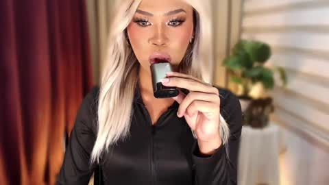 Snapshot of tiara_perezx chatting on 02/25/26, 06:06 Sam online show from 02/25/26, 06:06