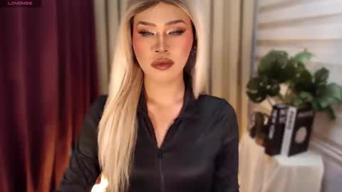 Snapshot of tiara_perezx chatting on 03/04/26, 07:47 Sam online show from 03/04/26, 07:47