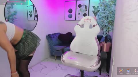 Tiara  online show from 03/18/26, 08:06