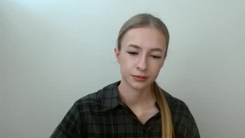 Tiara online show from 06/17/26, 08:06