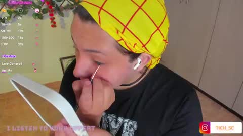 Snapshot of tich___ chatting on 07/19/26, 01:09 tich___ online show from 07/19/26, 01:09