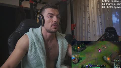 Snapshot of tickle_my_pickle07 chatting on 12/02/24, 01:35 tickle_my_pickle07 online show from 12/02/24, 01:35