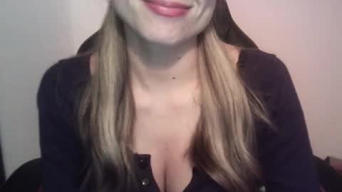 Snapshot of tifanny_a chatting on 03/04/25, 11:22 Tifanny online show from 03/04/25, 11:22