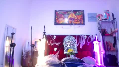 Tifanny Nails  online show from 10/17/25, 12:30