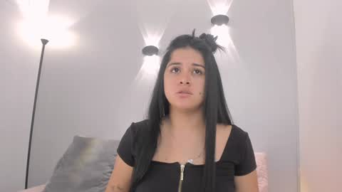 Snapshot of tifany__ross chatting on 01/22/25, 06:10 Tiff3 online show from 01/22/25, 06:10