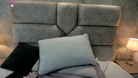 Snapshot of tifany__ross chatting on 01/26/25, 06:28 Tiff3 online show from 01/26/25, 06:28