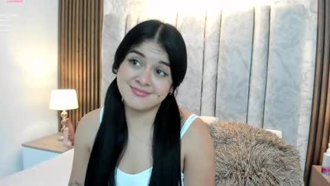 Snapshot of tifany__ross chatting on 02/09/25, 05:29 Tiff3 online show from 02/09/25, 05:29