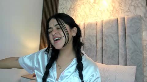 Snapshot of tifany__ross chatting on 02/11/25, 05:37 Tiff3 online show from 02/11/25, 05:37