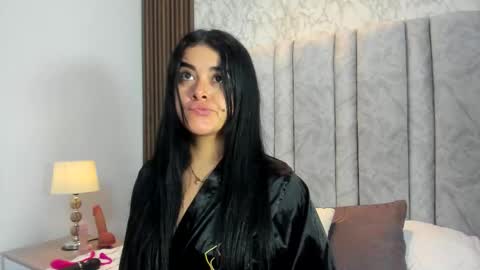 Snapshot of tifany__ross chatting on 10/12/25, 06:29 Tiff3 online show from 10/12/25, 06:29