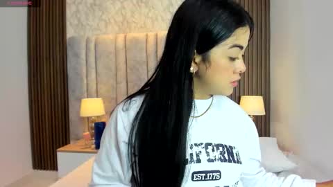 Snapshot of tifany__ross chatting on 10/17/25, 08:33 Tiff3 online show from 10/17/25, 08:33