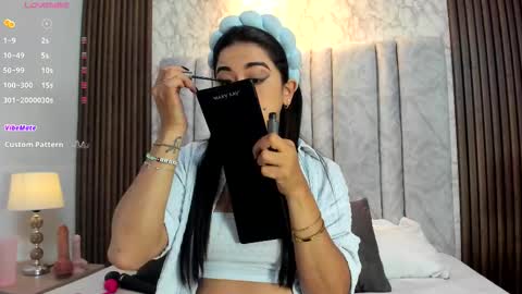 Snapshot of tifany__ross chatting on 11/13/25, 07:46 Tiff3 online show from 11/13/25, 07:46