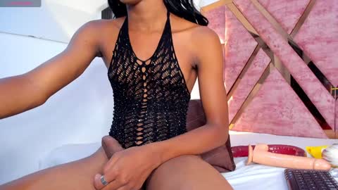 Snapshot of tifany_bigdick chatting on 12/29/24, 05:44 Tifanny online show from 12/29/24, 05:44