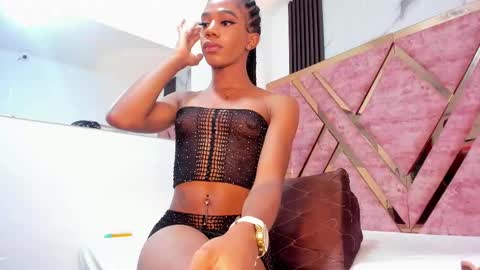 Snapshot of tifany_bigdick chatting on 02/14/25, 10:04 Tifanny online show from 02/14/25, 10:04