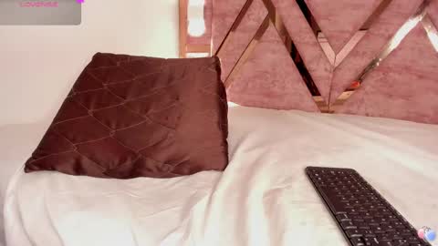 Snapshot of tifany_bigdick chatting on 03/06/25, 06:26 Tifanny online show from 03/06/25, 06:26