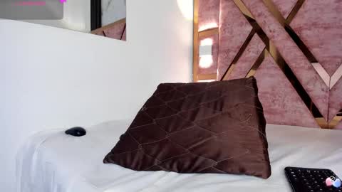 Snapshot of tifany_bigdick chatting on 03/11/25, 06:30 Tifanny online show from 03/11/25, 06:30