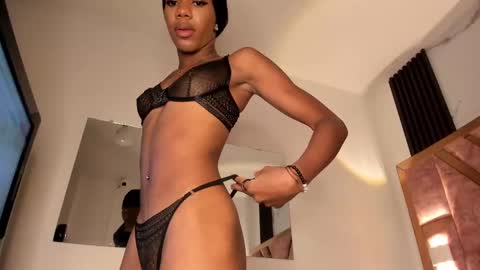 Snapshot of tifany_bigdick chatting on 09/10/25, 06:41 Tifanny online show from 09/10/25, 06:41