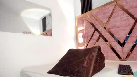 Snapshot of tifany_bigdick chatting on 09/18/25, 06:54 Tifanny online show from 09/18/25, 06:54